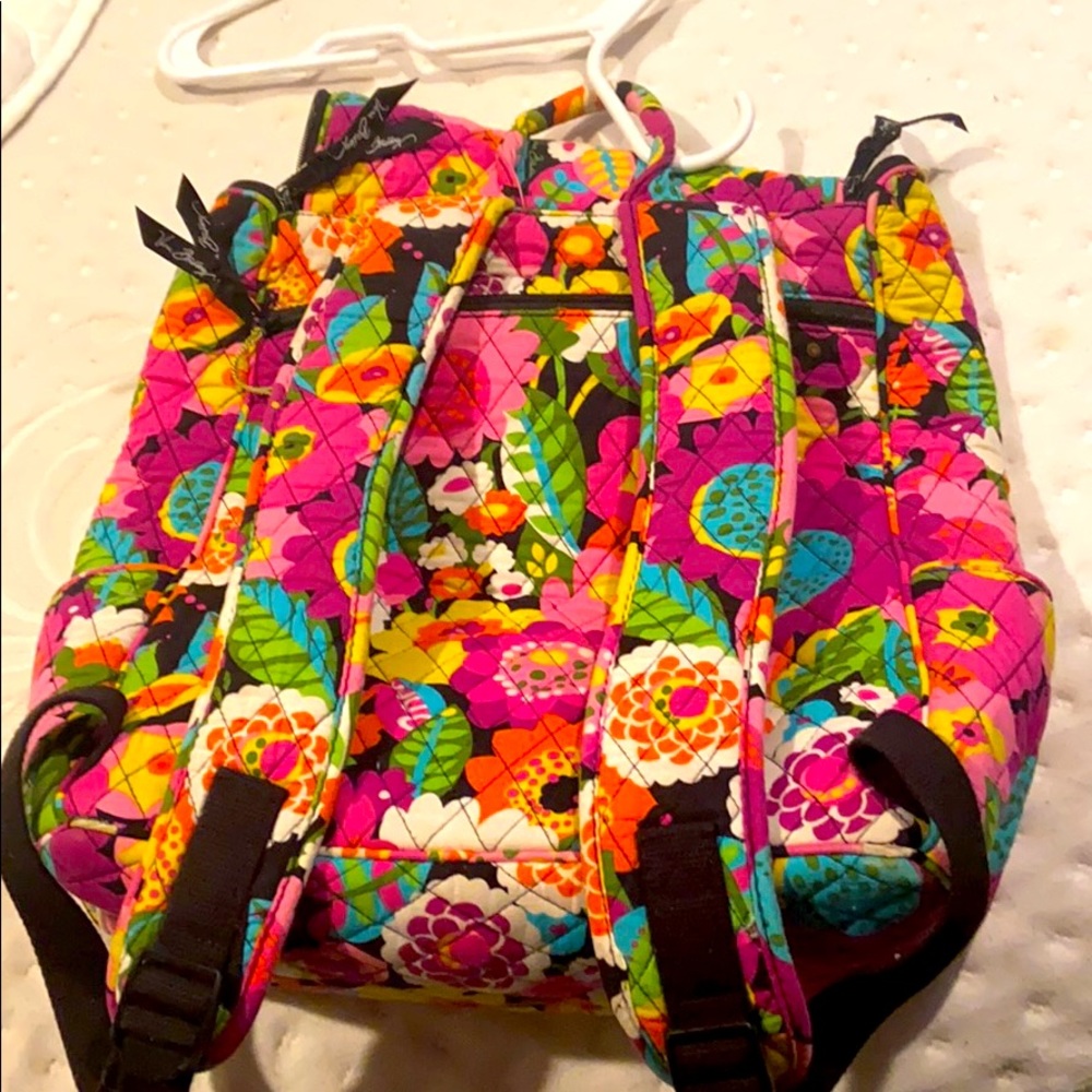 Vera Bradley backpack. Like new!! 40$